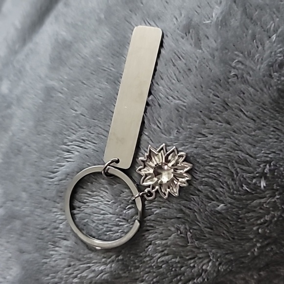 Sunflower Keychain - Picture 2 of 2